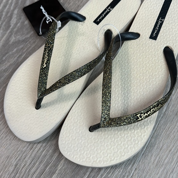 *NWT* Ipanema glitter flip flops - Picture 4 of 5